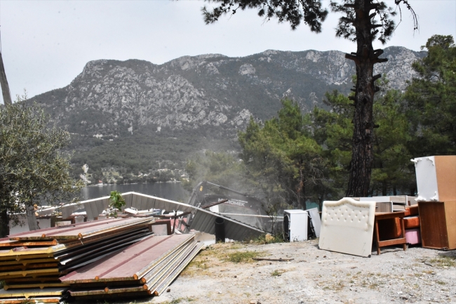 Muğla'da 32 kaçak yapının yıkımına başlandı